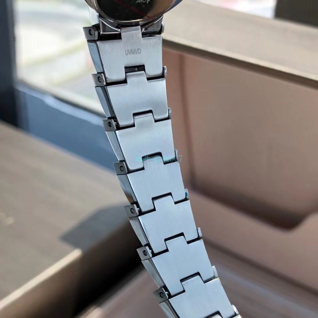 渠道真钻原单宝格丽LVCEA系列102196 LU28WSS/12女士腕表 / BG033