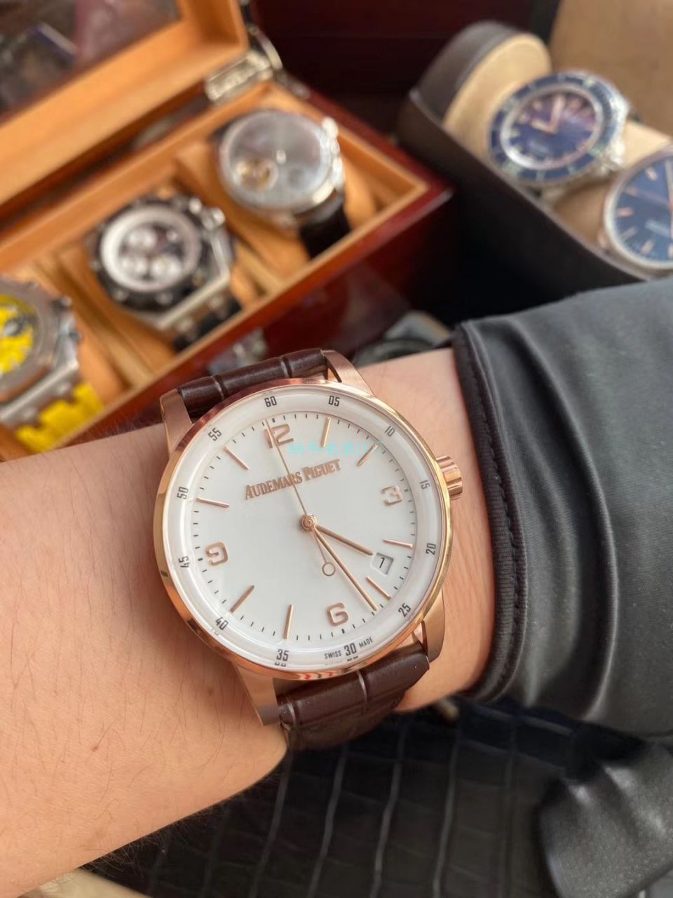 TNK厂爱彼高仿手表CODE 11.59系列15210BC.OO.A002CR.01腕表 / AP200