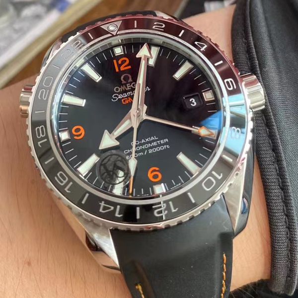 视频评测VS厂高仿欧米茄海洋宇宙600米232.32.44.22.01.002，232.32.44.22.01.001腕表