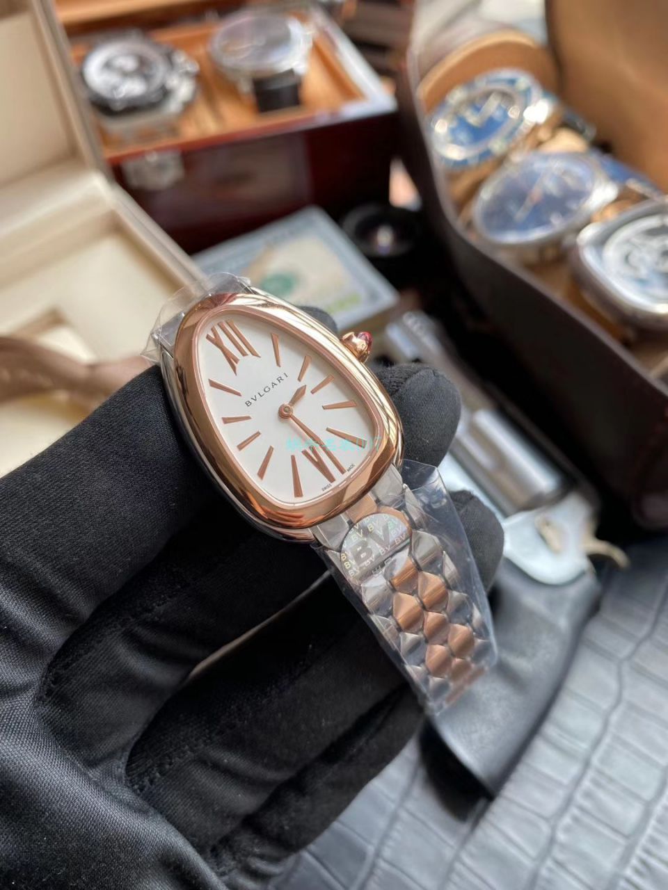 BV厂宝格丽高仿女手表蛇形SERPENTI系列103147腕表 / BG060