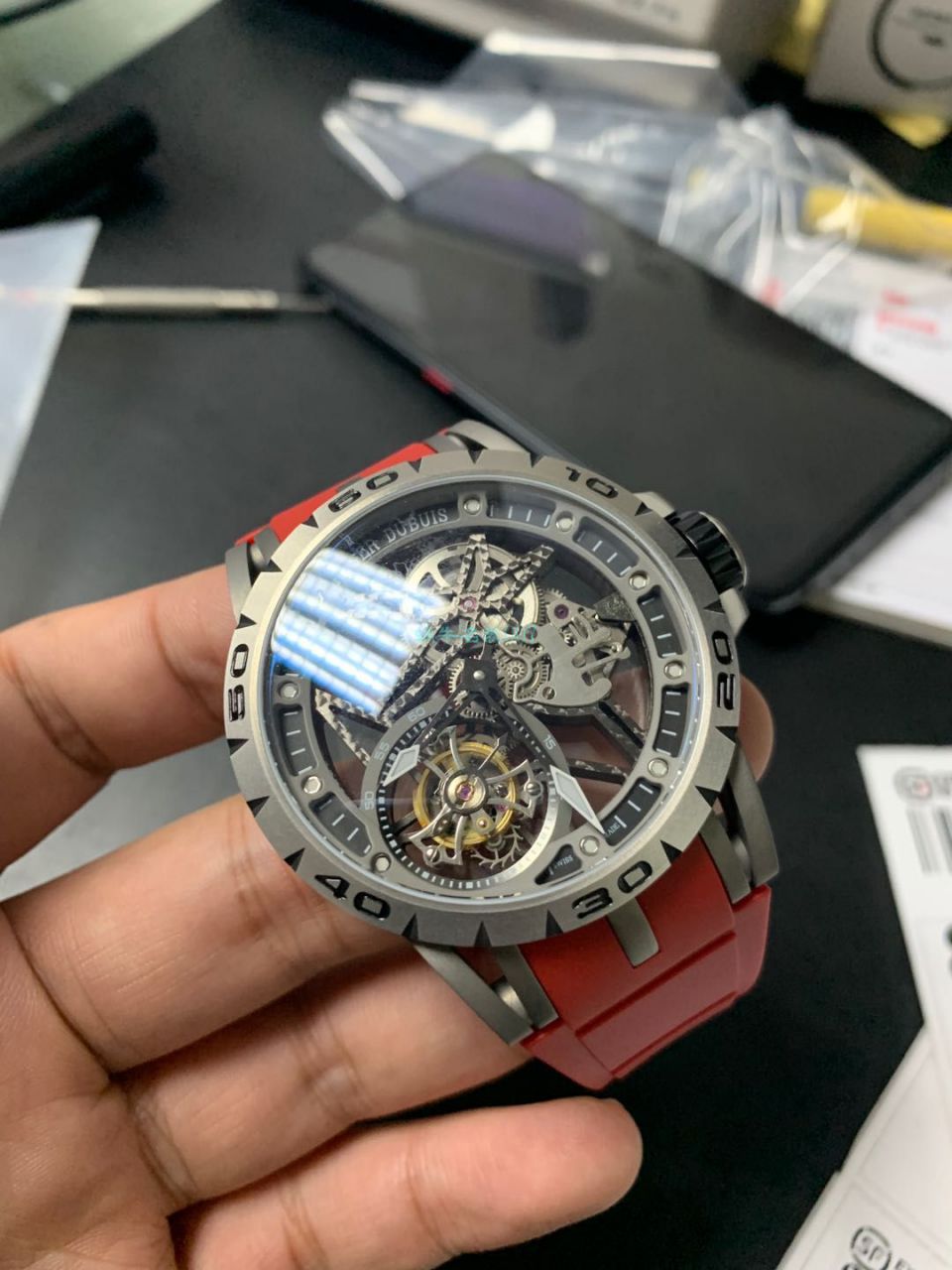 视频评测BBR厂官网顶级复刻陀飞轮罗杰杜彼Roger Dubuis王者高仿RDDBEX0479红面表带腕表 / LJ067