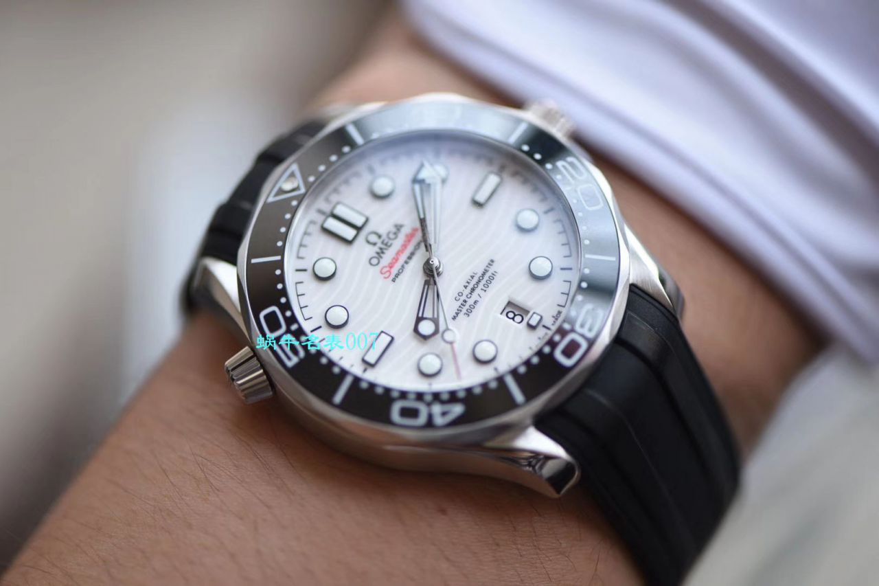 【评测视频】vs厂欧米茄海马300米顶级复刻高仿210.30.42.20.04.001手表 / R718