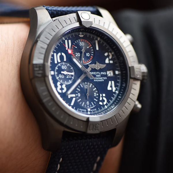 XF厂顶级复刻高仿百年灵手表复仇者系列A13317101C1X2腕表