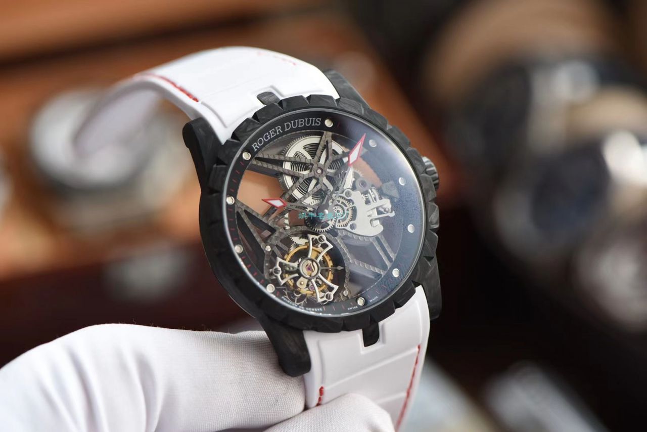 BBR厂罗杰杜彼Roger Dubuis王者系列碳纤维陀飞轮顶级复刻高仿手表DBEX0577腕表 / LJ092
