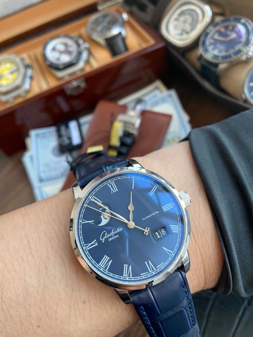 【视频最大的高仿手表网站】V9厂格拉苏蒂原创议员月相100-04-05-12-30腕表 / GLA069