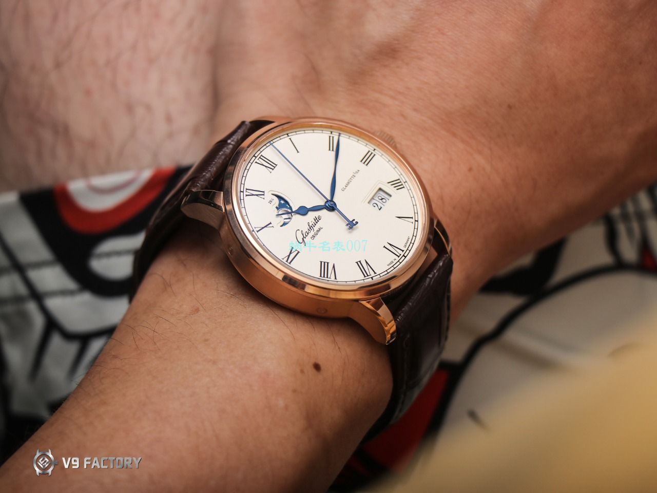 【视频最大的高仿手表网站】V9厂格拉苏蒂原创议员月相100-04-05-12-30腕表 / GLA069