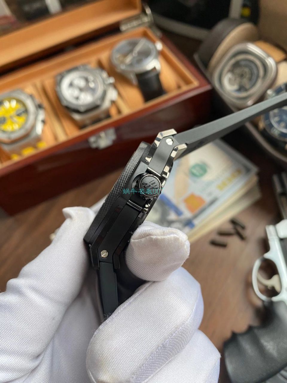 【视频评测顶级复刻手表最靠谱的商家】宇舶陀飞轮304.TX.1170.LR 不同版本对比视频 / YB112