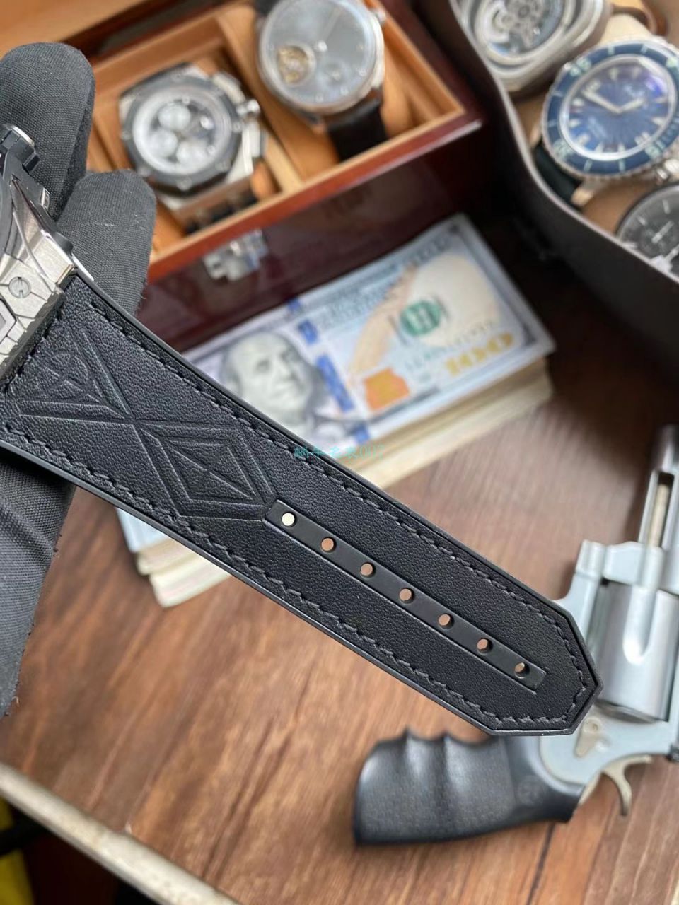 WWF厂超A高仿宇舶刺青系列415.NX.1112.VR.MXM16腕表 / YB086