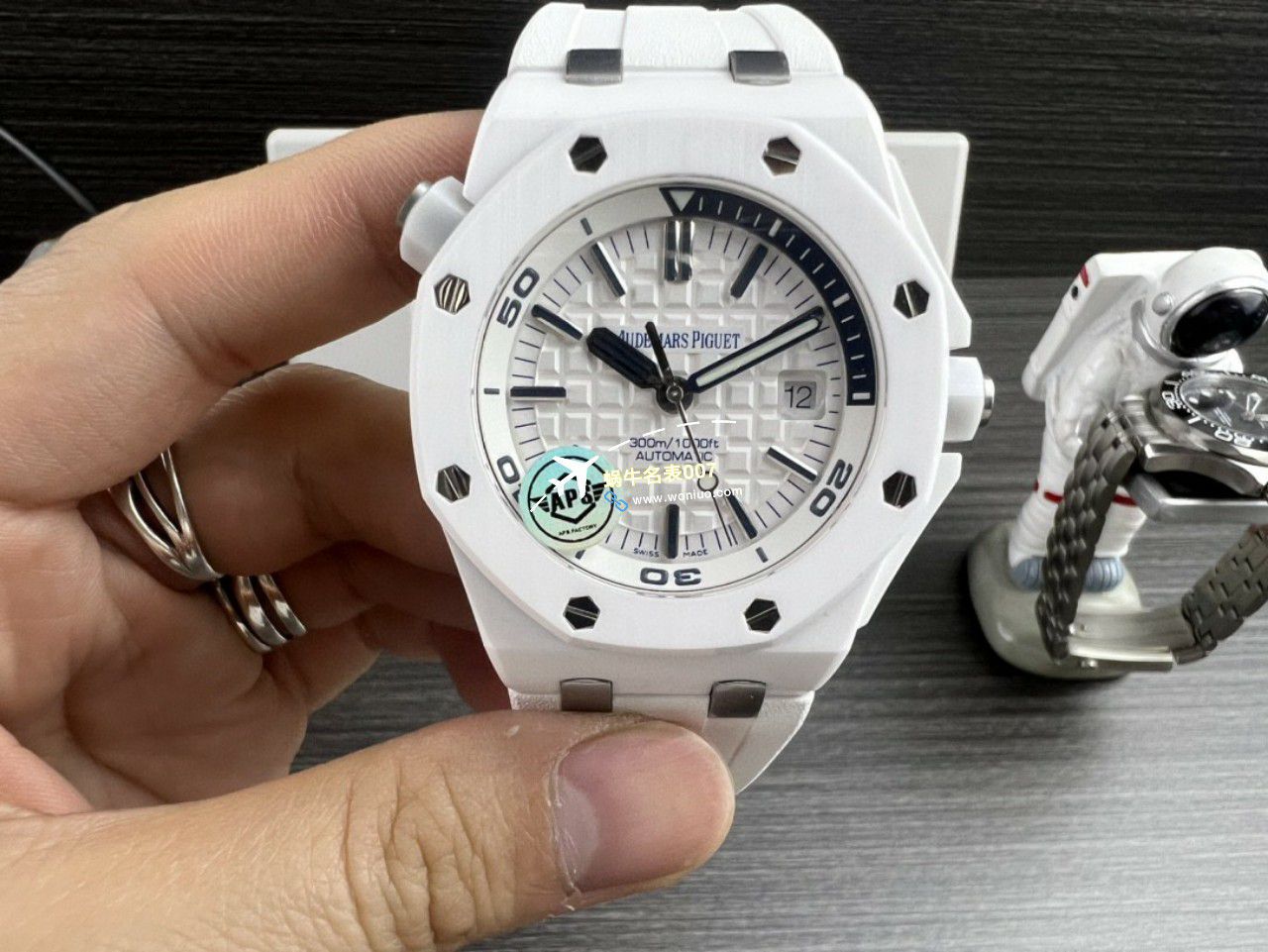 APS厂一比一复刻手表爱彼皇家橡树离岸型15707CB.OO.A010CA.01和15707CE.OO.A002CA.01 / AP227