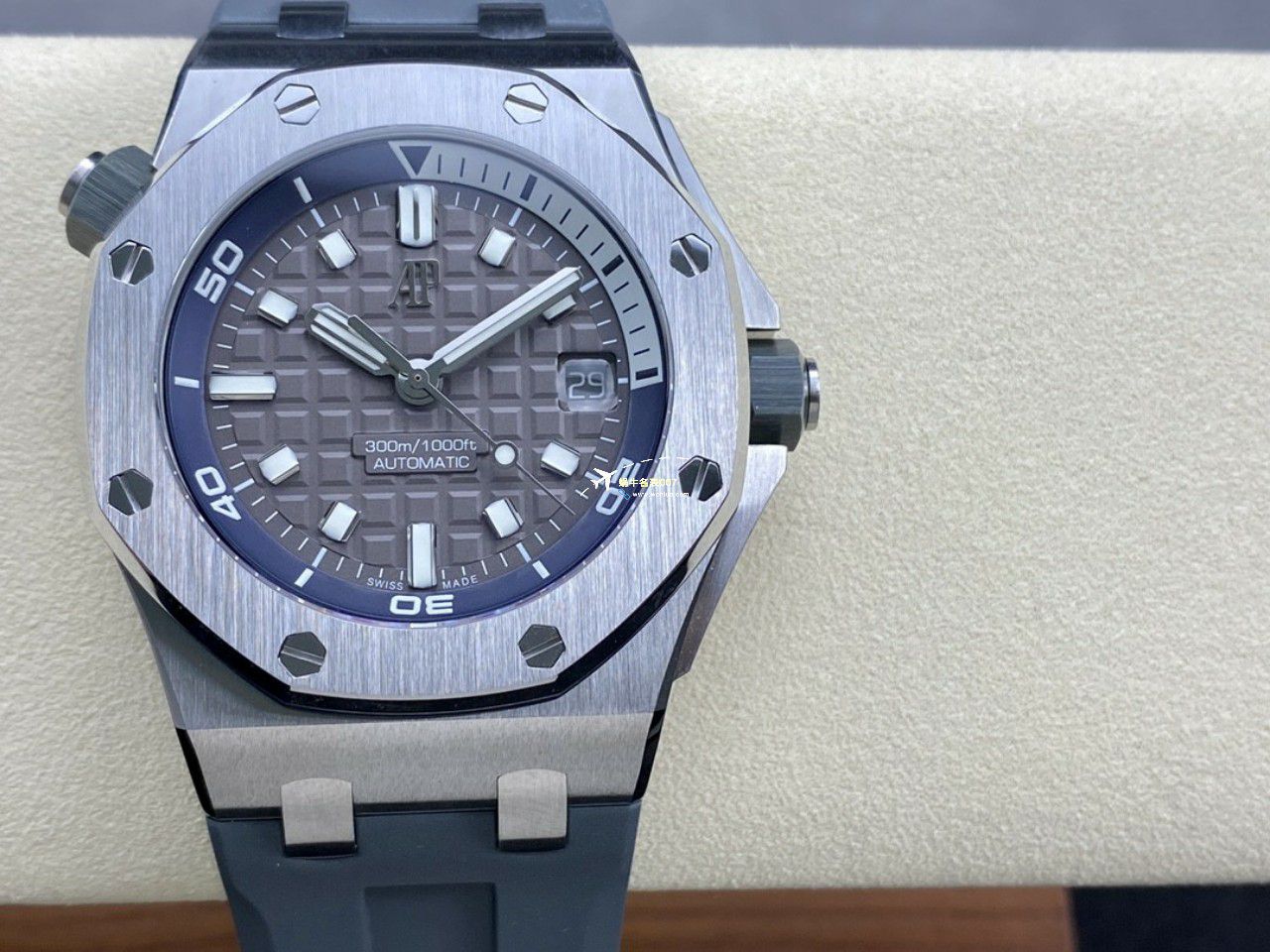 APF厂一比一高仿手表爱彼皇家橡树离岸型系列15720CN.OO.A002CA.01腕表 / AP231