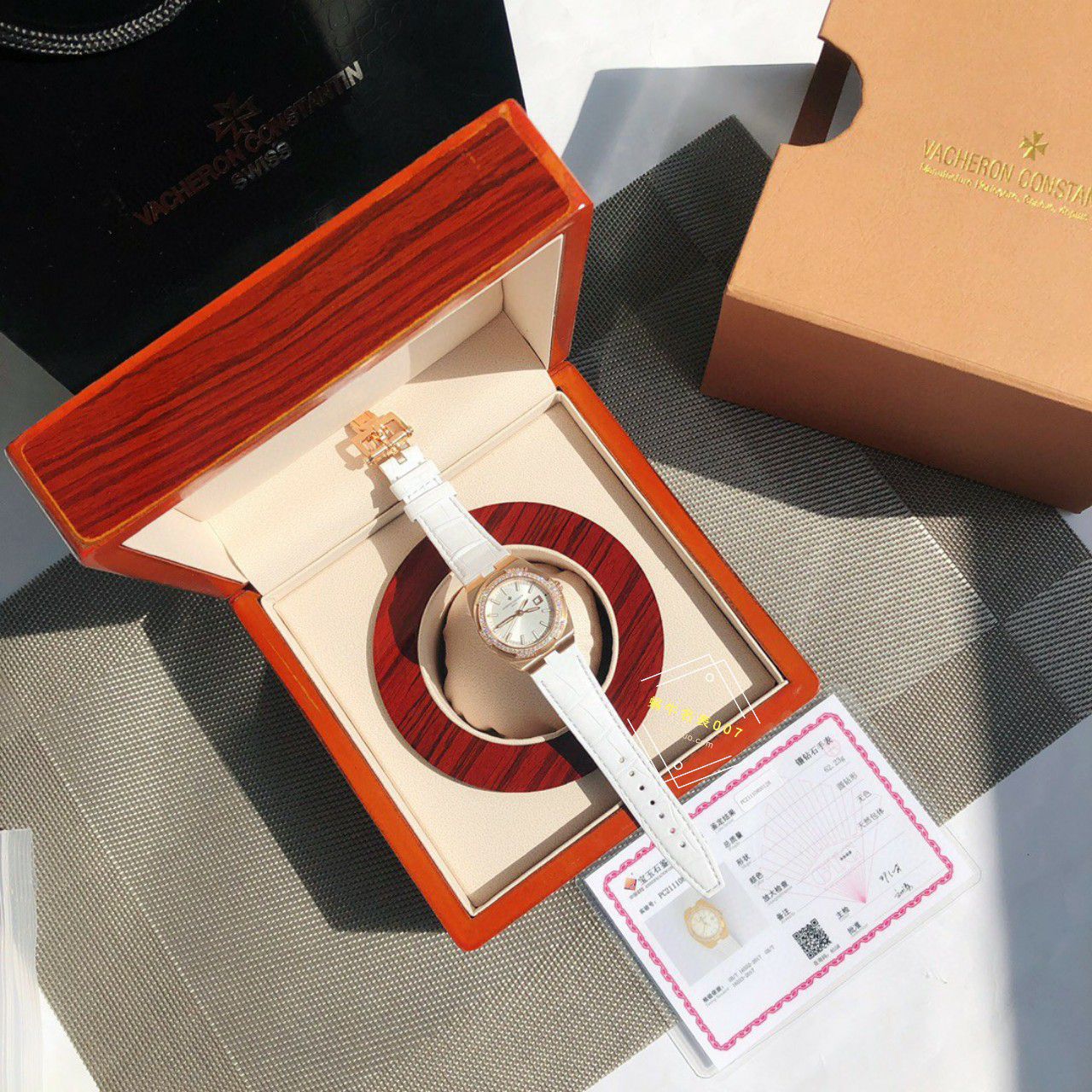 高端真钻女表江诗丹顿纵横四海系列1225V/000R-B592，1225V/200A-B590腕表 / JS261