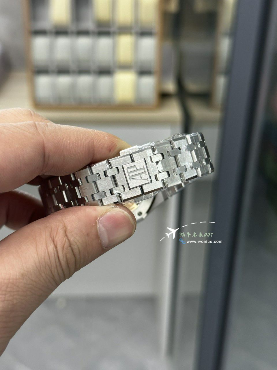 APS爱彼皇家橡树复刻高仿腕表15451ST.ZZ.1256ST.03，15451ST. ZZ.1256ST.01，15451ST.ZZ.D011CR.01，15451ST.ZZ.1256ST.02 / AP276