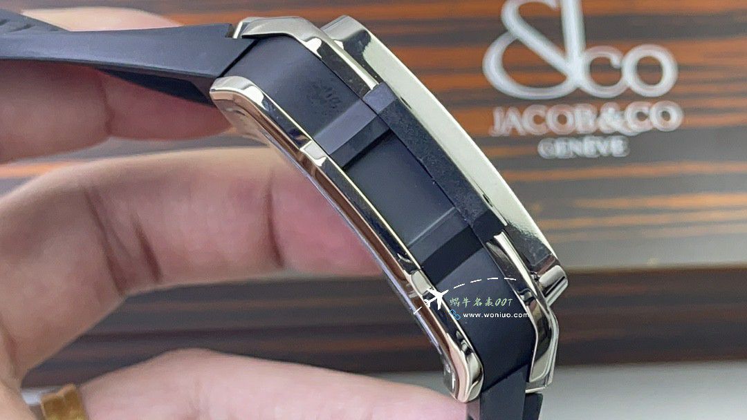 BBF宇舶SQUARE BANG UNICO方形一比一复刻高仿表821.OX.0180.RX，821.OM.0180.RX，821.NM.0170.RX，821.NX.0170.RX / YB131