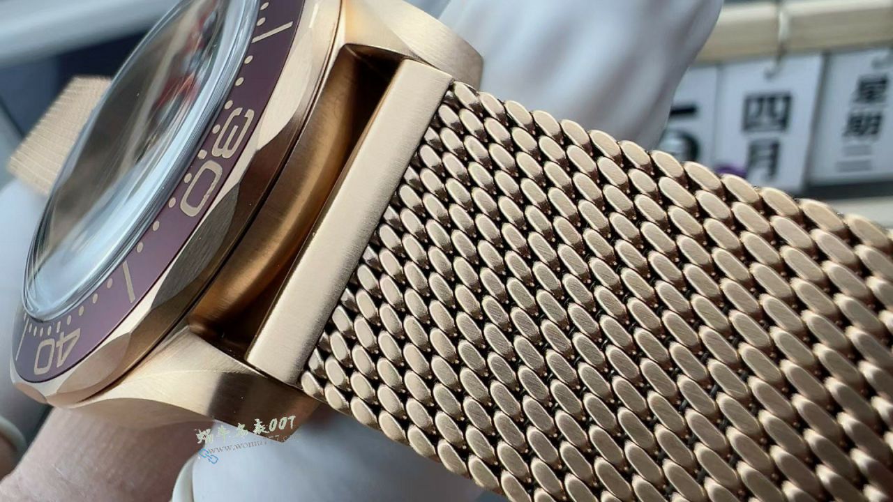 VS欧米茄007海马300青铜金无暇赴死复刻手表210.90.42.20.01.003腕表 / VS828