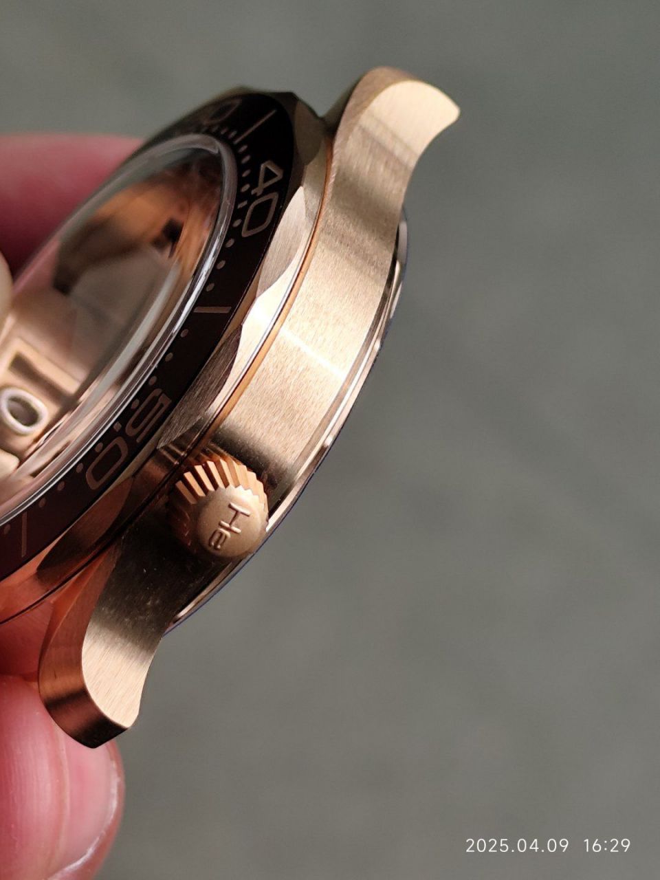 VS欧米茄007海马300青铜金无暇赴死复刻手表210.90.42.20.01.003腕表 / VS828