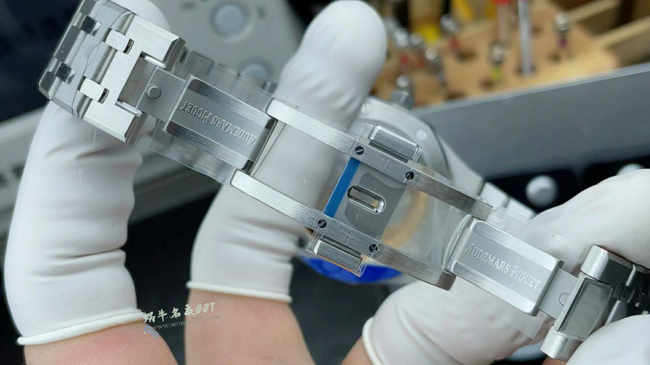APS厂 爱彼Audemars Piguet联名kaws 的新品15500 / AP315