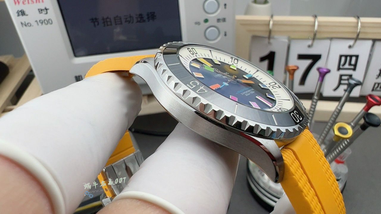 BLS百年灵彩虹超级海洋系列超A高仿手表网站A17375211B2S1腕表 / BL211