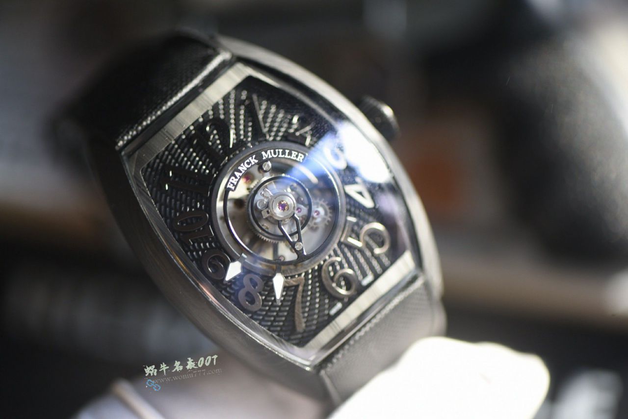 『新表』Franck Muller 法穆兰  推出 Grand Central Tourbillon 中置陀飞轮腕表 / FL083