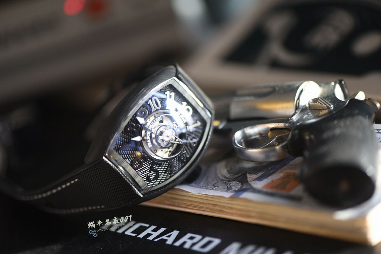 『新表』Franck Muller 法穆兰  推出 Grand Central Tourbillon 中置陀飞轮腕表 / FL083