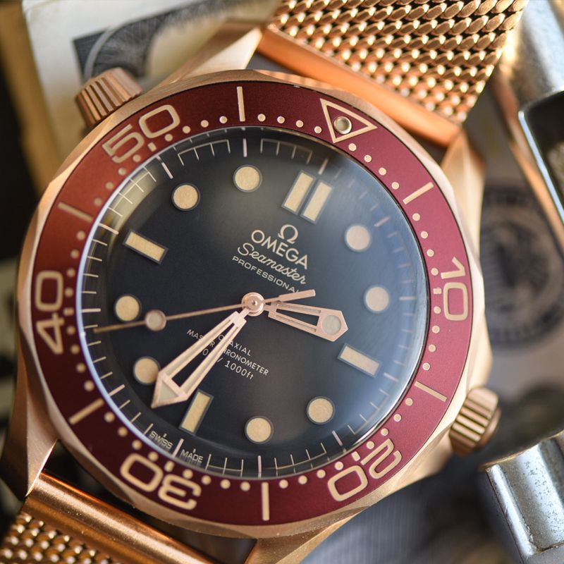 视频评测VS欧米茄青铜金无暇赴死210.90.42.20.01.003腕表