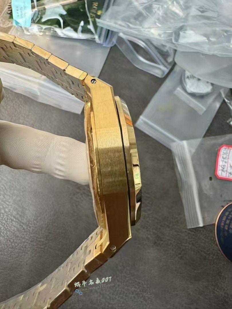 APS爱彼皇家橡树系列26240BA.GG.1324BA.01腕表 / AP317