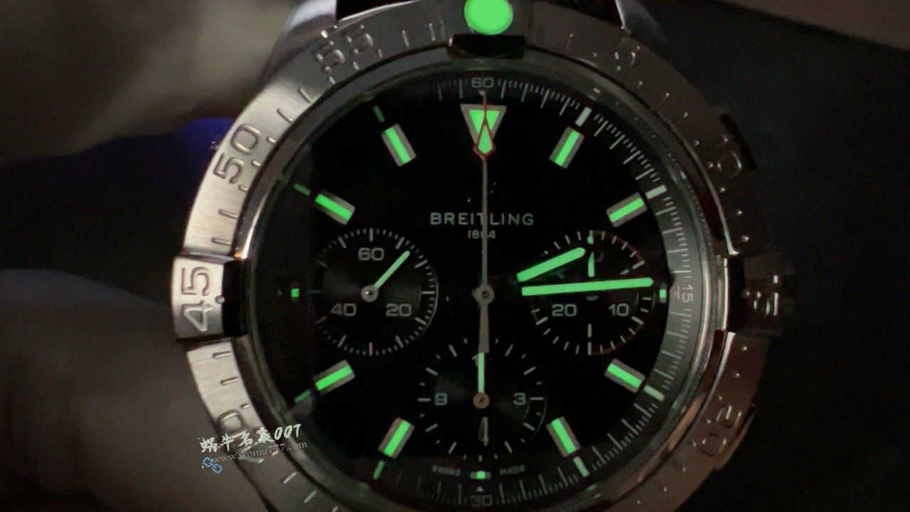 BLS百年灵复仇者复刻手表AB01821A1B1X2腕表 / BL216