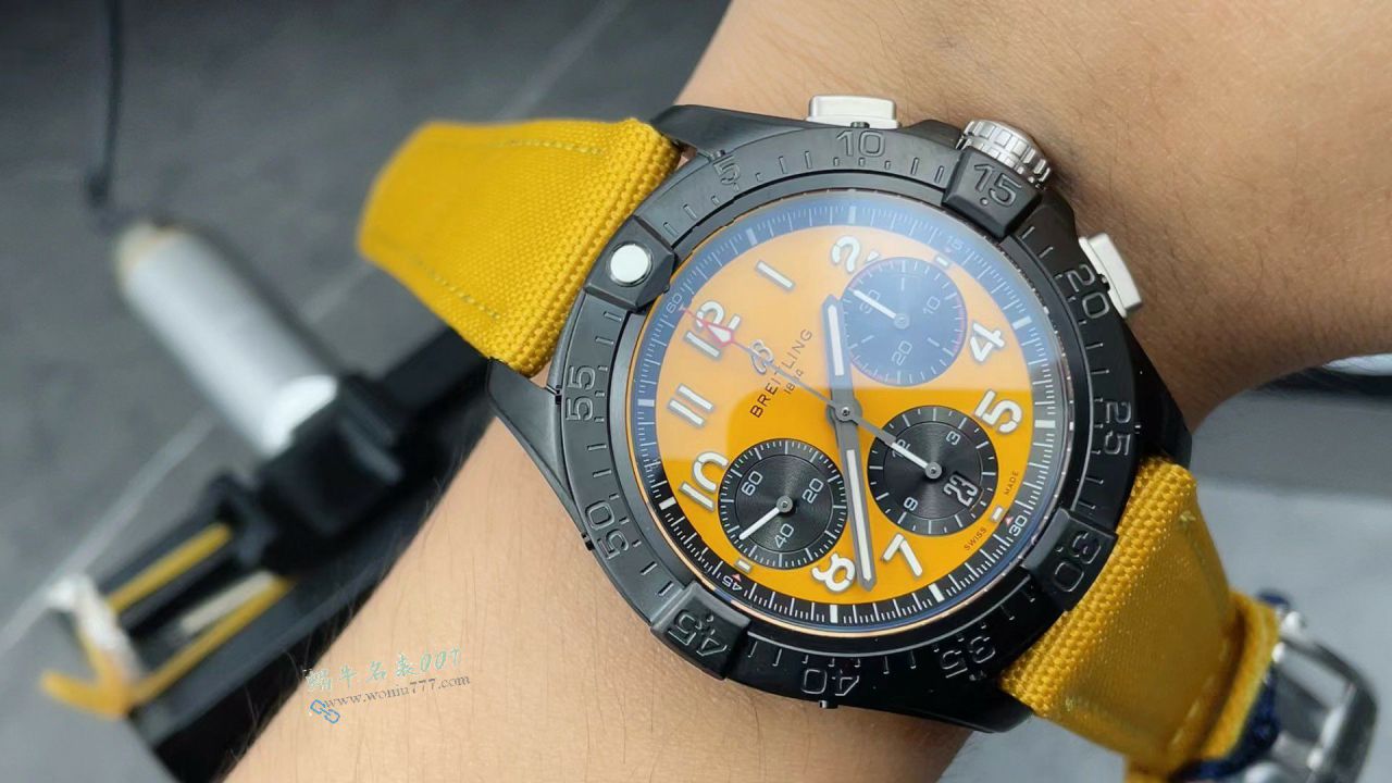 BLS百年灵复仇者系列SB0147101I1X1腕表 / BL217