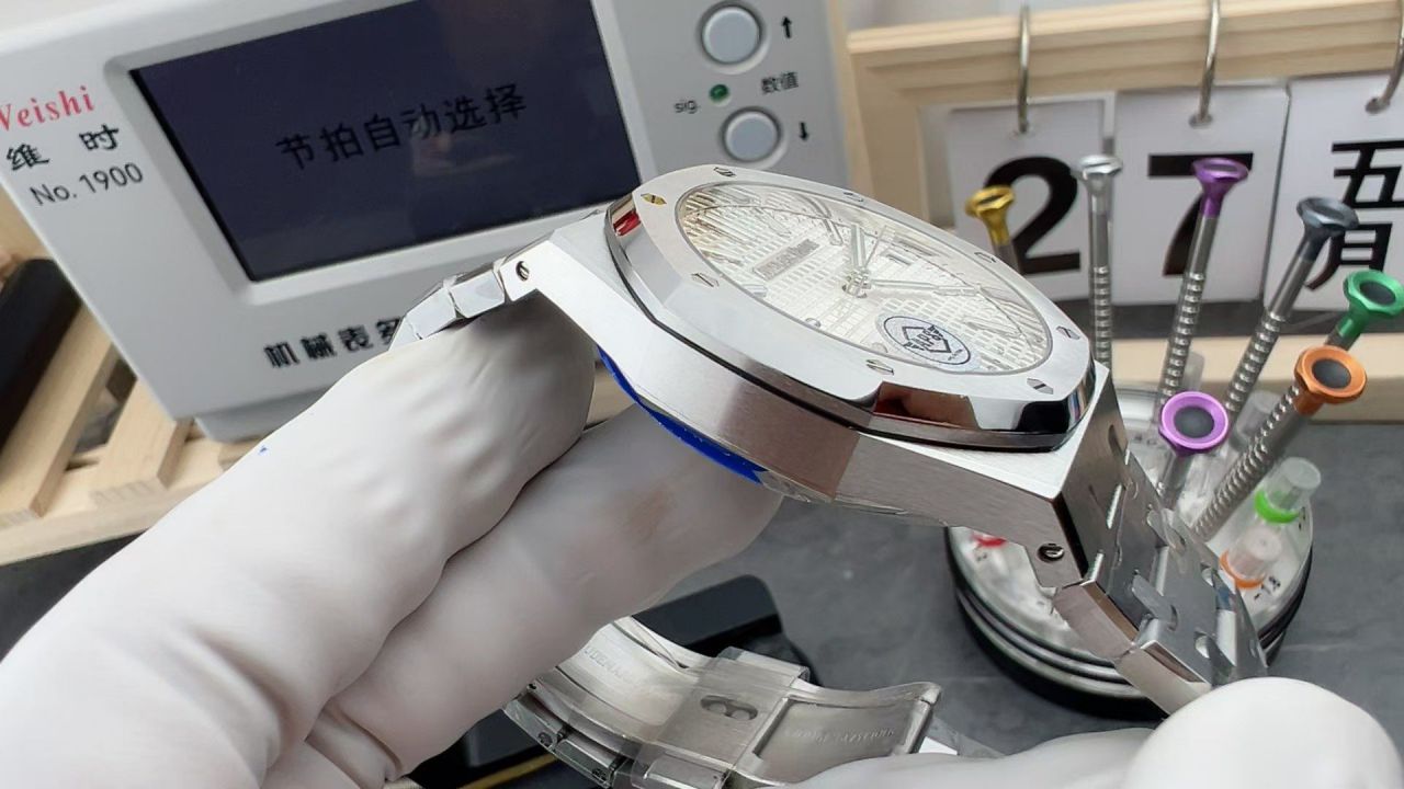 APS厂爱彼皇家橡树系列15510ST.OO.1320ST.08腕表 / AP326