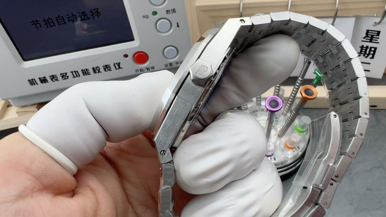 APS厂爱彼皇家橡树系列15510ST.OO.1320ST.08腕表 / AP326