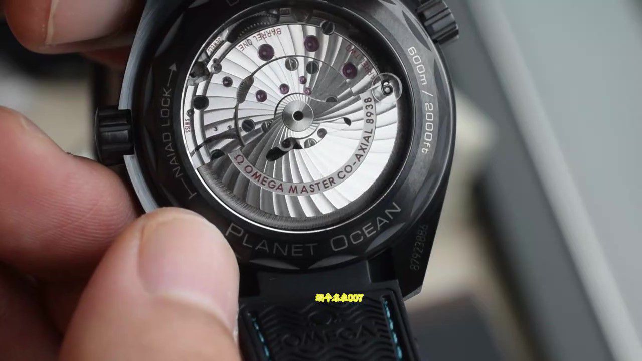 视频评测VS厂欧米茄海马世界时600米215.92.46.22.01.006和215.92.46.22.01.007腕表 / R836