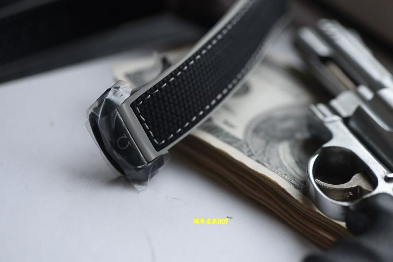 VS欧米茄海马海洋宇宙600米世界时系列215.92.46.22.01.007腕表 / VS835