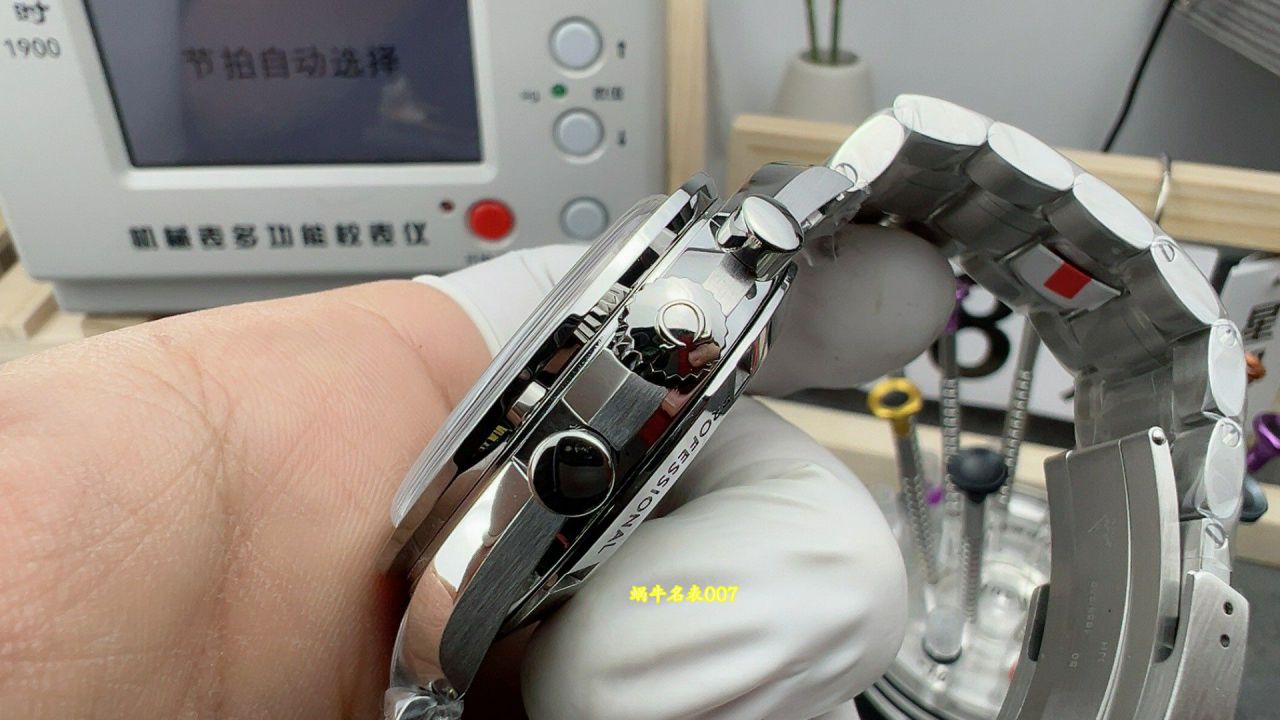 OM 欧米茄超霸系列310.30.42.50.01.001腕表 / VS850