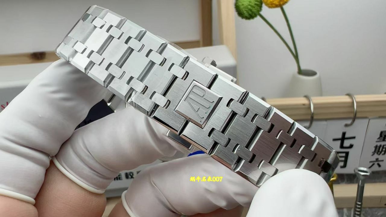 APS厂爱彼皇家橡树系列15500ST.OO.1220ST.01腕表 / AP373