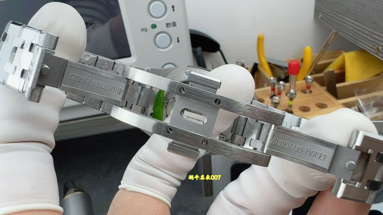 APS厂一体机爱彼皇家橡树系列15451ST.ZZ.1256ST.03腕表 / AP379