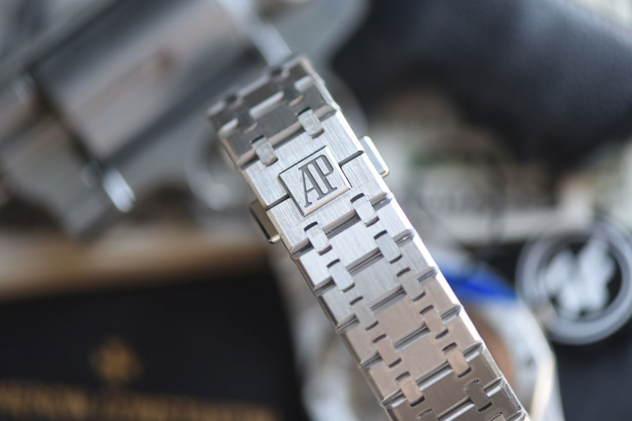 ZF爱彼皇家橡树系列15510BC.OO.1320BC.02腕表 /  