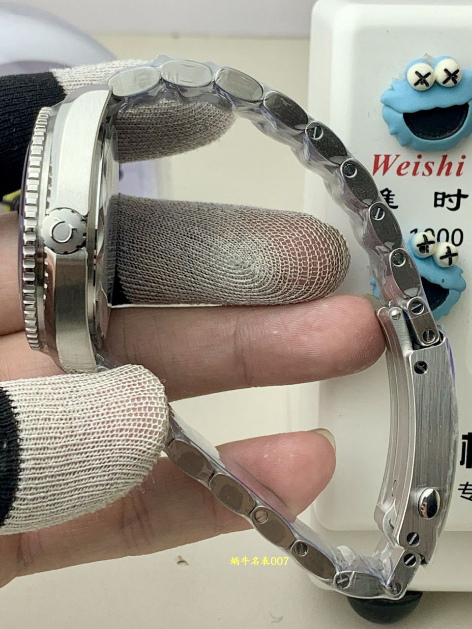 VS欧米茄海马600米系列215.30.40.20.03.001腕表 /  