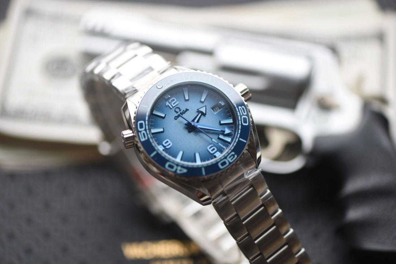 VS欧米茄海马系列215.30.40.20.03.002腕表 /  