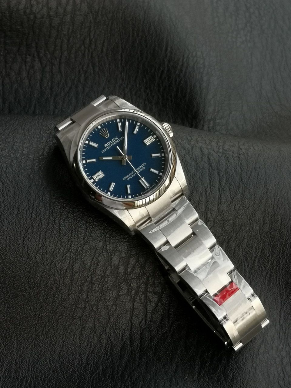 VS劳力士蚝式恒动系列126000-0015腕表 /  