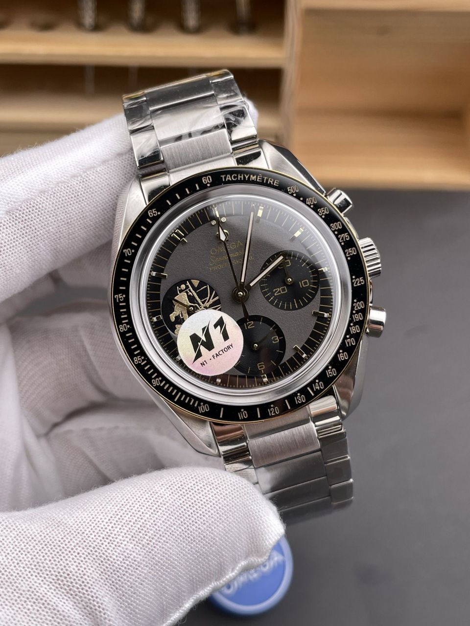 N1欧米茄超霸系列310.20.42.50.01.001腕表(“阿波罗11号”50周年限量版) /  