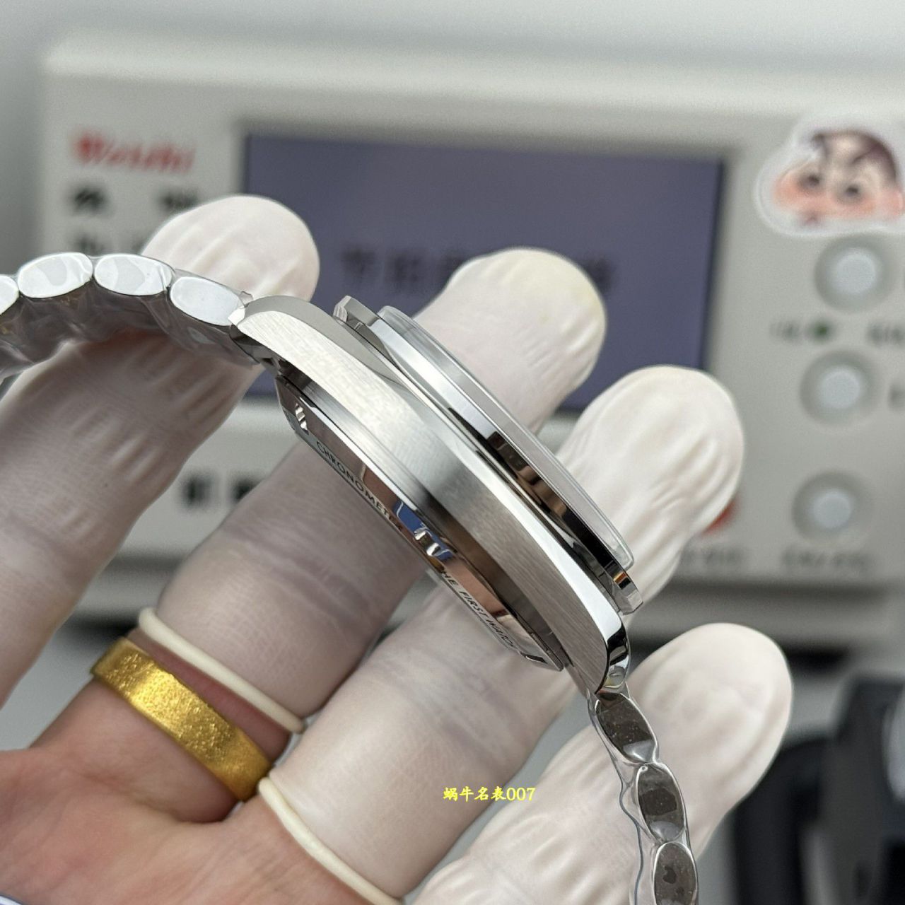 N1欧米茄超霸系列310.30.42.50.04.001腕表(3861白超霸) /  