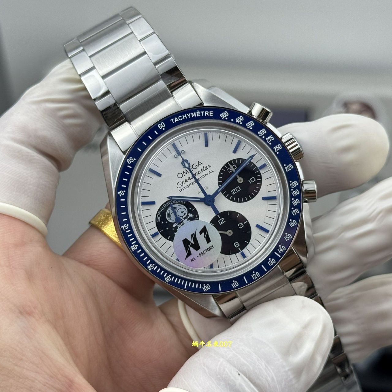 N1欧米茄超霸系列310.32.42.50.02.001腕表(史努比奖”50周年纪念腕表) /  