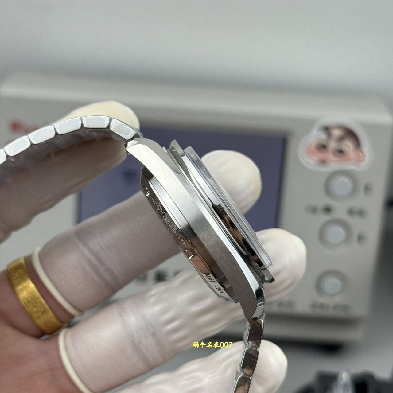 N1欧米茄超霸系列310.32.42.50.02.001腕表(史努比奖”50周年纪念腕表) /  