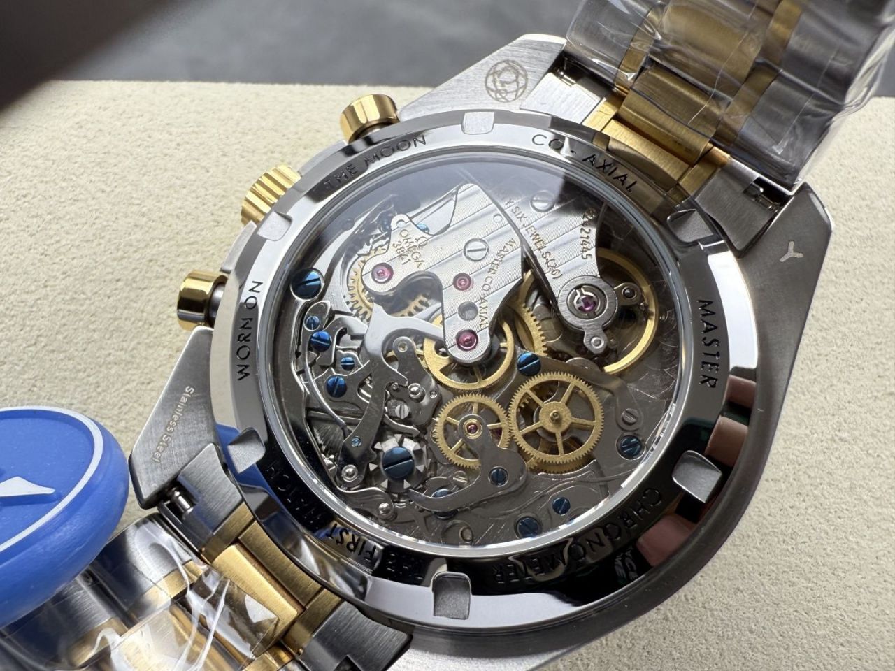 N1欧米茄超霸系列310.60.42.50.02.001腕表 /  