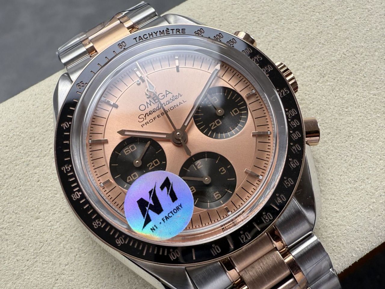 N1欧米茄超霸系列310.20.42.50.99.001腕表