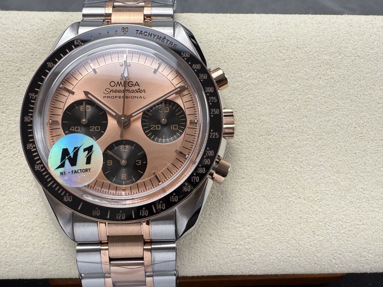 N1欧米茄超霸系列310.20.42.50.99.001腕表 /  