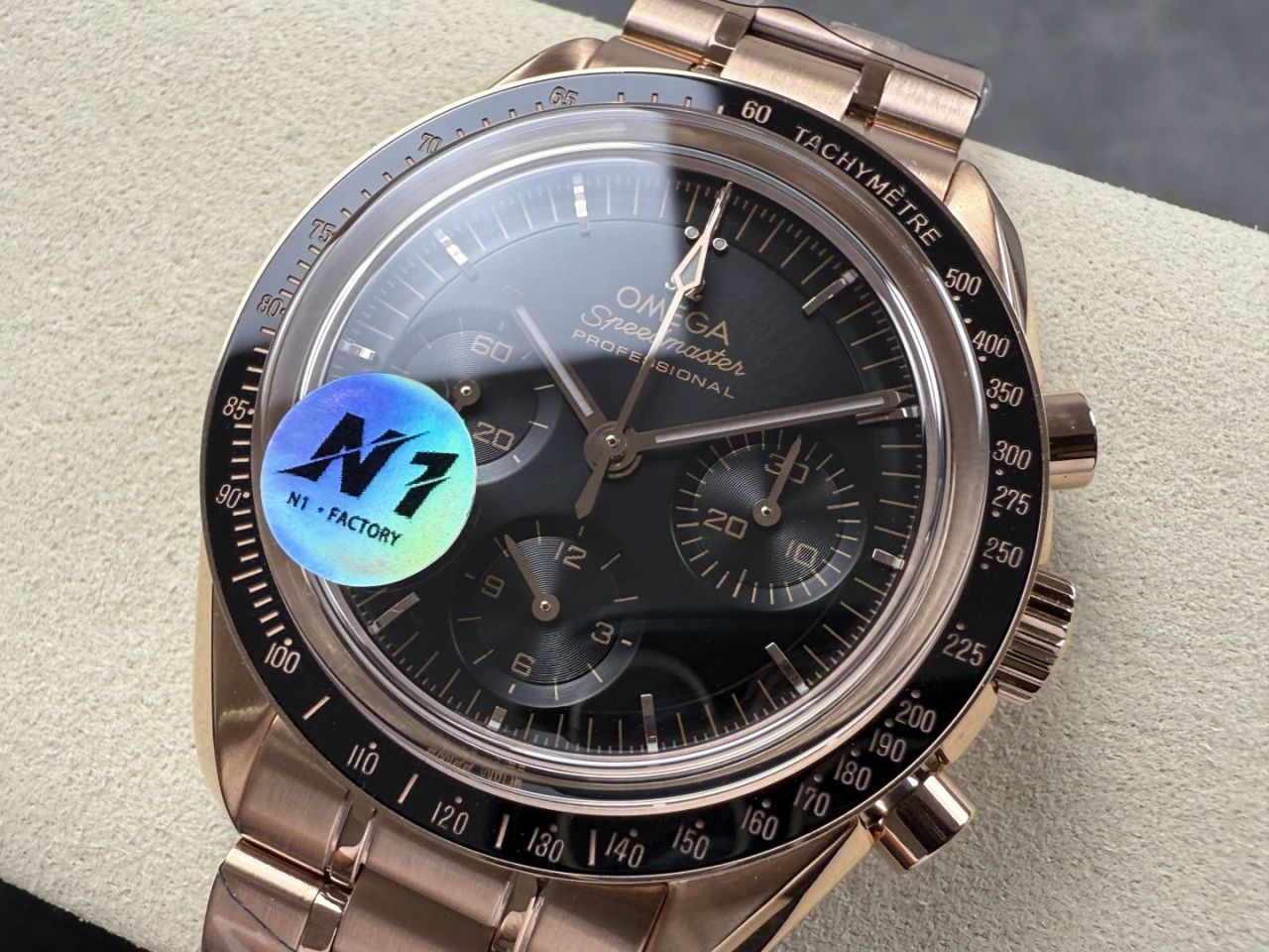 N1欧米茄超霸系列310.60.42.50.01.001腕表 /  