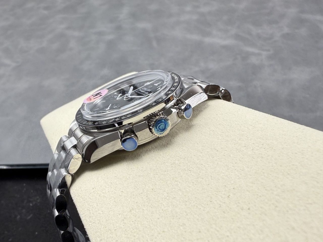 N1欧米茄超霸系列310.30.42.50.01.001腕表 /  