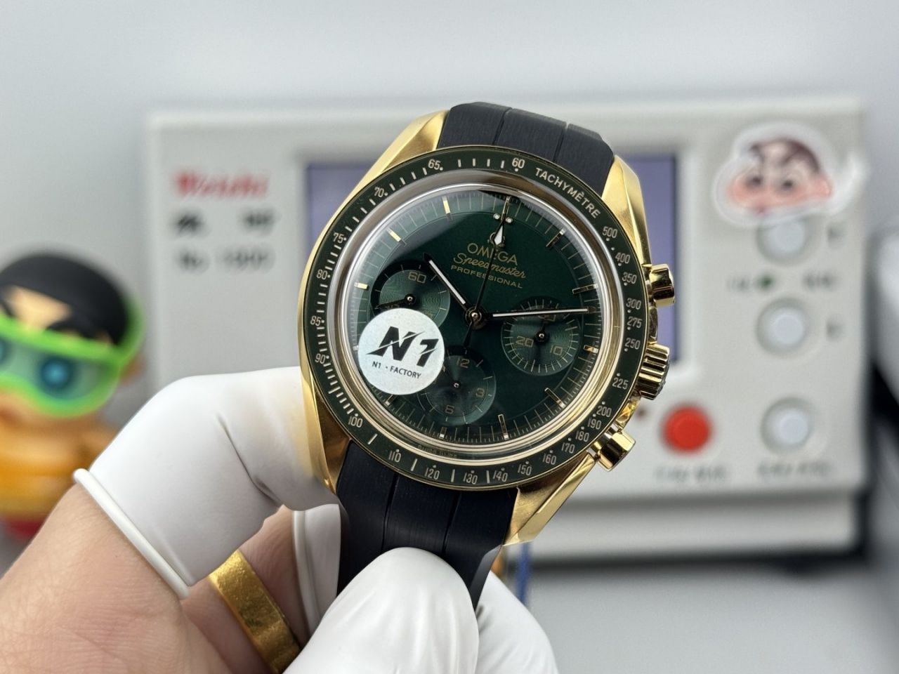 N1欧米茄超霸系列310.63.42.50.10.001腕表 /  