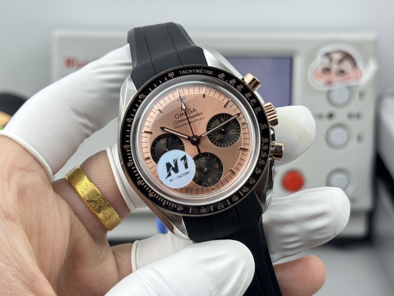 N1欧米茄超霸系列310.23.42.50.99.001腕表 /  