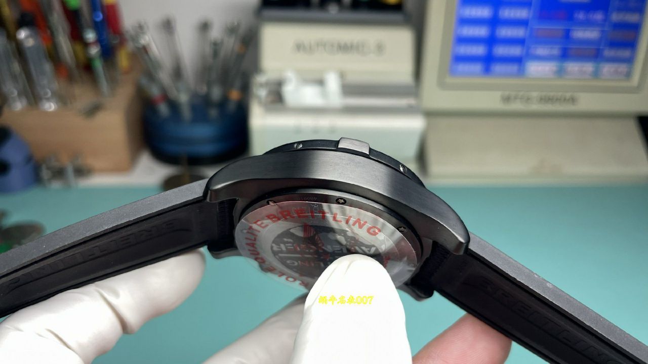 BLS百年灵黄狼复仇者系列XB0180E4.I534.253S.X20D.4腕表 /  